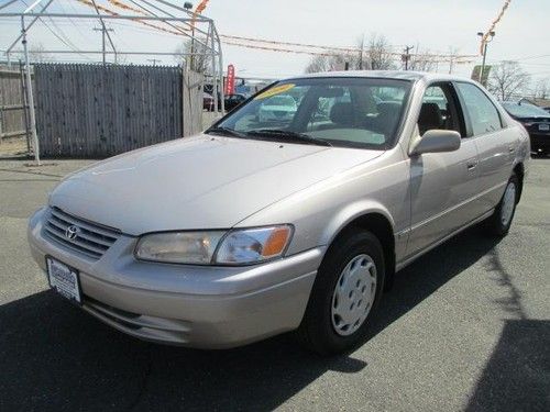 1999 toyota camry 4dr sdn le at