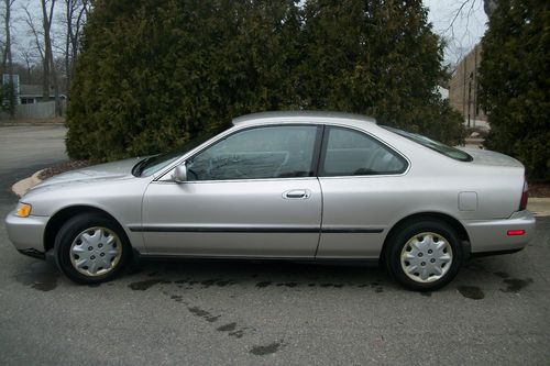 1997 honda accord lx coupe 2-door 2.2l