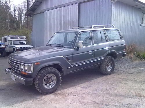 Toyota landcruiser, solid, excellent driver, no rust