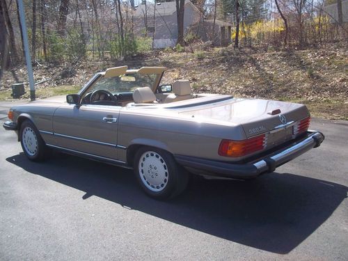 Beautiful, original 560sl convertible.this is the one