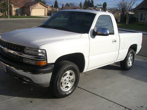 2002 chevy silverado ls z71 4x4, only 29k original miles! one owner! like new!!!