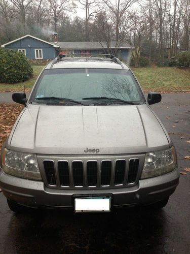 Jeep grand cherokee limited 4x4 with tow package