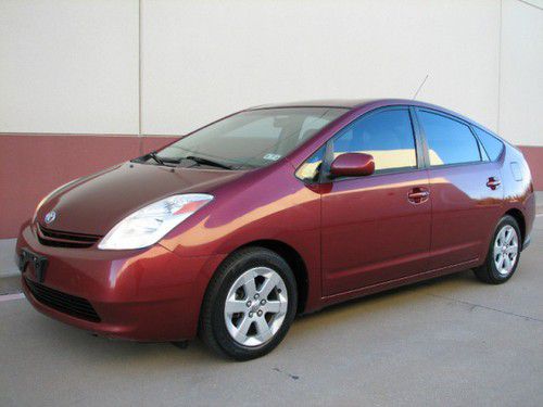2004 toyota prius hybrid, clean carfax, only 87k, serviced, very clean!