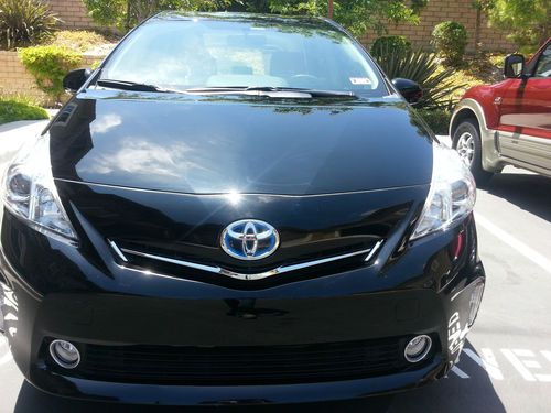 2012 toyota prius v. top of the line. loaded.