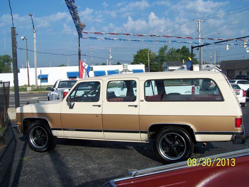 1991 chevrolet suburban, one owner, low miles must have