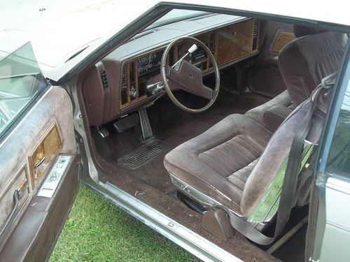 1984 buick riviera luxury coupe 2-door 5.0l