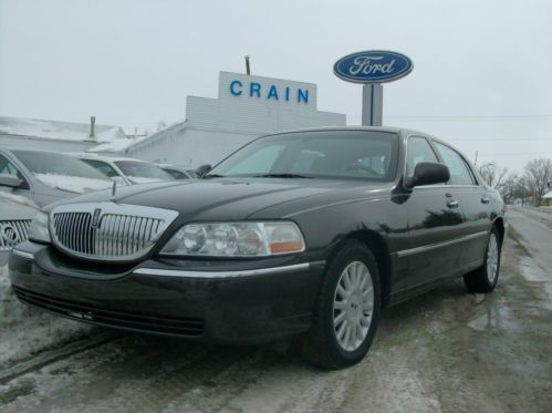 2005 05 lincoln town car signature limited 97,000 miles charcoal beige, moonroof