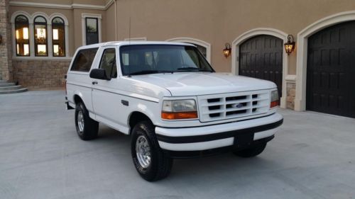 1994 ford bronco xlt sport - white, 3 owners w/ ford service records since 1997