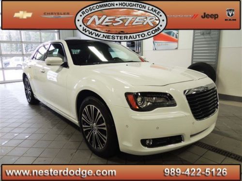 13 chrysler 300s all wheel drive beats audio panoramic roof heated black leather