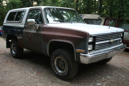 Full size blazer, parts truck, project truck, 4x4, removable top, 350 not 305