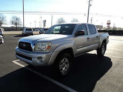 Toyota tacoma trd package! absolutely mint!