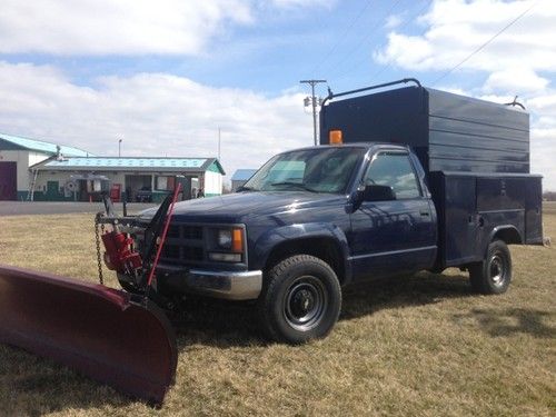 1996 chevrolet k 2500 4x4 with utility bed and 9' western plow