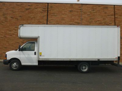 Box truck 6.0l 95k miles a/c