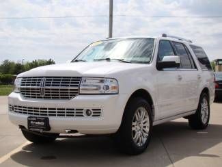2010 lincoln navigator limited!dvd,heated seats! moon roof!power everything!!!