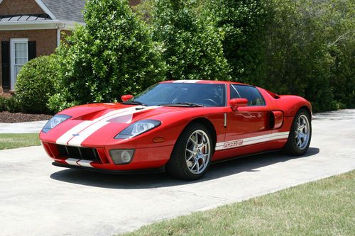 2006 ford gt, 1-owner, red w/ white stripes all 4 options, all records &amp; books