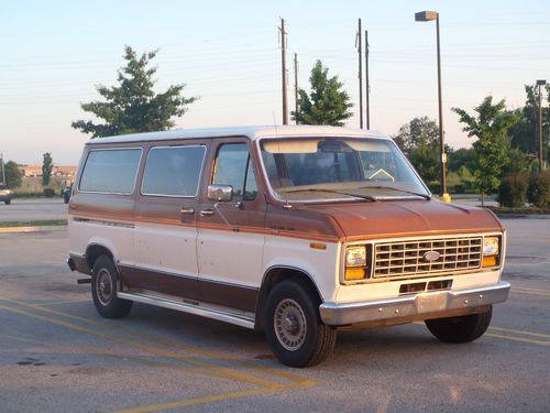 1985 ford e150 club wagon/window van