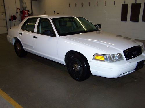 2005 ford crown victoria police interceptor police package
