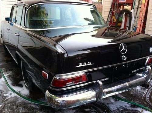 Rare 1968 mercedes benz w110 230-garage-kept, rust-free, runs great!!!