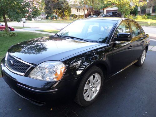 2006 ford five hundred se ,like new condition,no reserve.