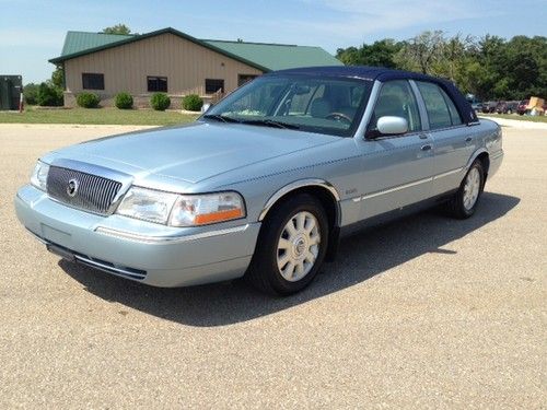 2004 mercury grand marquis ultimate edition- clean - rides great - 24 mpg