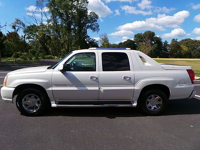 Full size luxury truck/suv - pearl white - fully loaded! - no reserve auction!