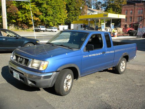 1998 nissan frontier xe pickup blue 2 wheel drive ,king cab ,well maintained