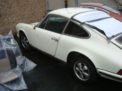 1973 911 coupe white sportseats w pepita coa good restoration candidate