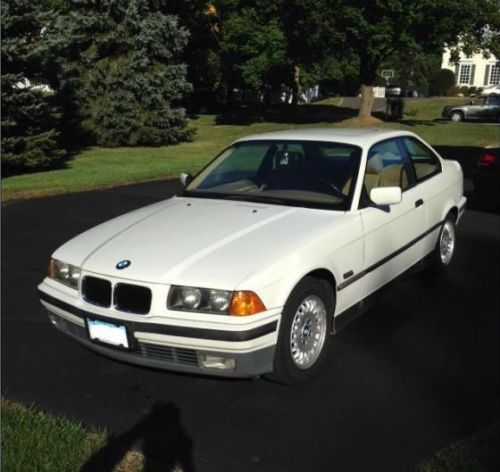 Bmw 325 is 1995 coupe