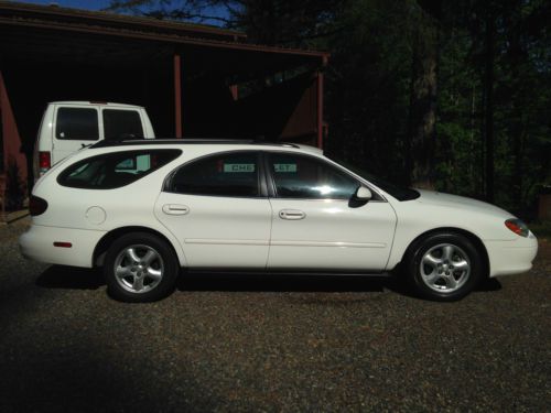 Ford taurus wagon... great condition, even better price!