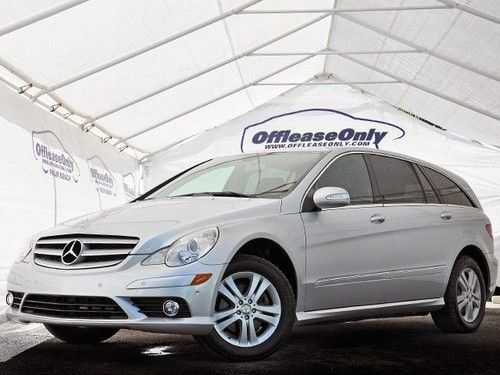 Moonroof dvd pkg 3rd row parking sensors leather rear a/c off lease only