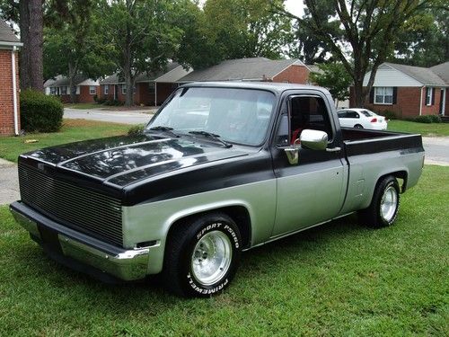 Chevrolet 1500, truck 1987, 454 engine, black and silver, short bed, rat rod