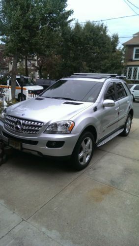 Showroom 2007 mercedes benz ml350 4matic with low miles