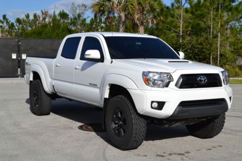 2014 tacoma trd edition 4x4 lifted and clean!