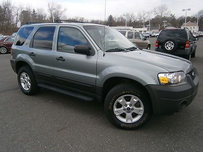 Low reserve clean one owner 2005 ford escape xlt 4x4