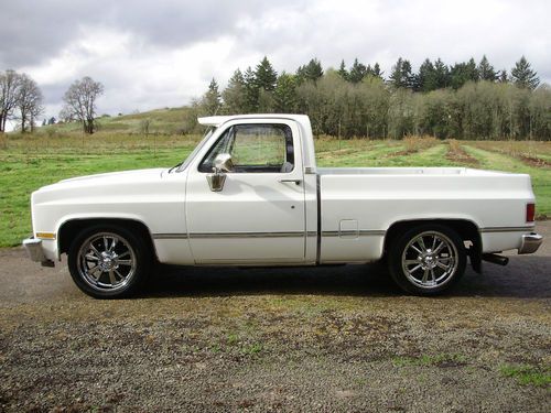 1986 chevrolet short wide c/k10 pickup.redone approx.5 yrs.ago,lots of upgrades.