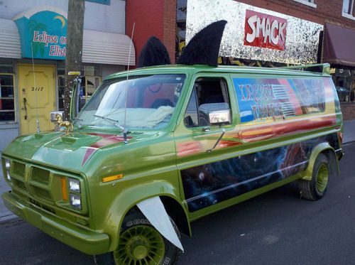 1979 ford van 70's "dream maker"customized exclusively for  kesha's video  c'mon