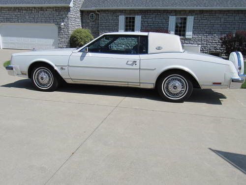 * 1984 buick riviera  5.0liter-pearl white ( florida car / no rust ) low miles *