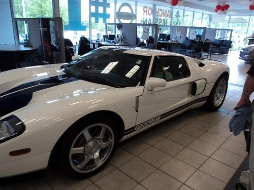 One of a kind 2005 ford gt with only 39 miles!  500 hp v8 mid-engine