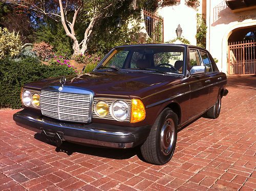 Mercedes-benz 300d, collector car, showroom condition, documented 66k miles!