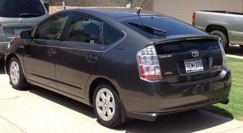 42 mph, very clean toyota prius 2008 black metalic, leather, well kept in garage
