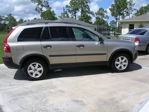 2004 volvo xc90 2.5t wagon 4-door 2.5l fwd low miles 3rd row seating