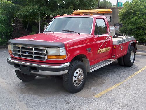 Ford  1997  f450 tow truck milles 85,025 - engine 7.3 turbo diesel 5 speed trans