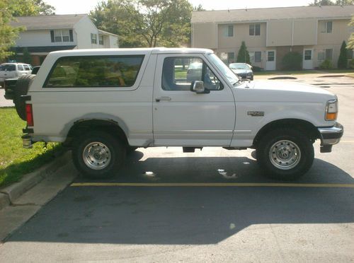 1996 the last model year ford made the large full size broncos. 302 liter v8 xlt