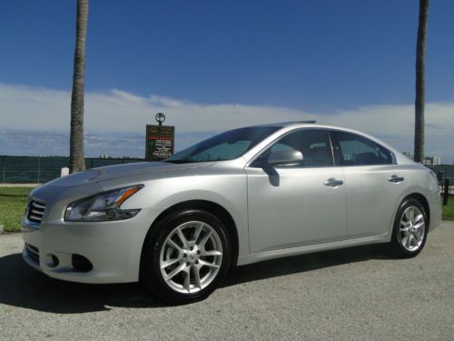 2013 nissan maxima s ,with .793 miles!! rear spoiler..