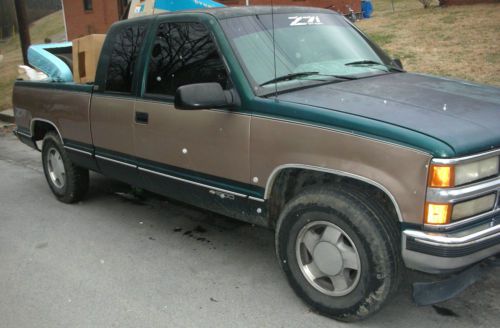 1995 chevy z71 4x4 truck, rebuilt tranny, motor 2 yr old, new parts ~ needs work