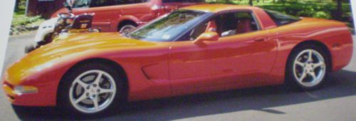 2001 chevrolet corvette base hatchback 2-door 5.7l red convertible vgc