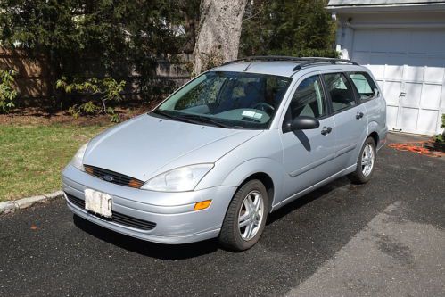 2001 ford focus se wagon, 59k miles, silver gray, no rust vg mech, one owner