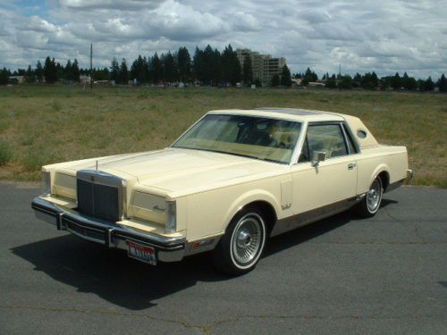 1981 lincoln mark vi coupe  only 27,928 actual miles!! rare options! like new!!