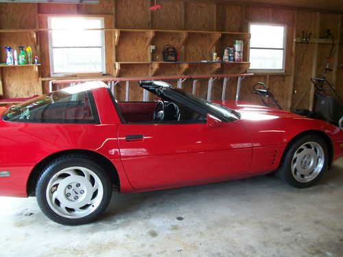 1992 chevrolet corvette base hatchback 2-door 5.7l