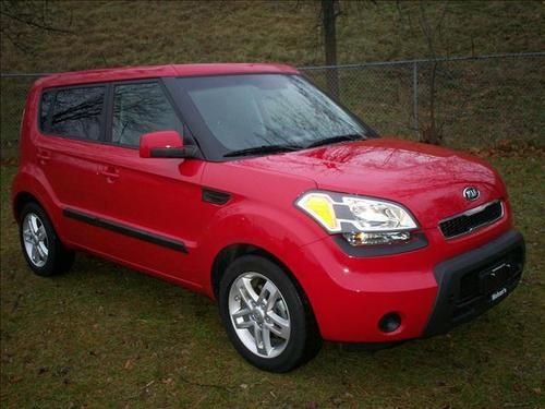 2011 kia soul excclamation-1 owner with only 12,450 miles!